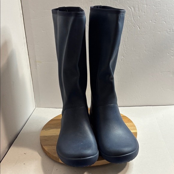 CROCS Blue Rain-boots Sz 6 Excellent Condition - Picture 1 of 6